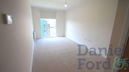 3 bedroom apartment to rent - Photo 4