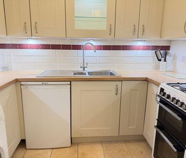 1 Bed Flat - Photo 6