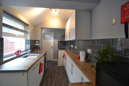 3 bedroom detached house to rent - Photo 5