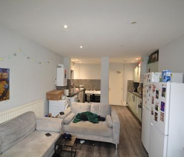 6 bedroom house to rent - Photo 3