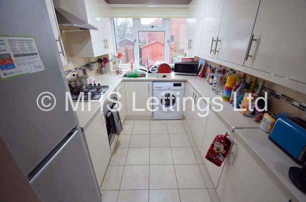 5 Bedroom Semi-Detached House for rent in Newport View - Photo 1