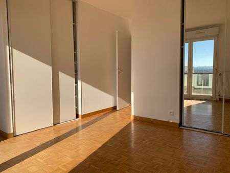 Location Appartement 6 pièces 133m² - Photo 3