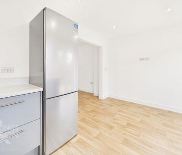 2 bedroom semi-detached house to rent - Photo 5