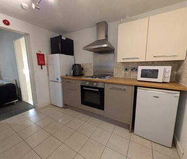 Room in a Shared House, Birrell Road, NG7 - Photo 4