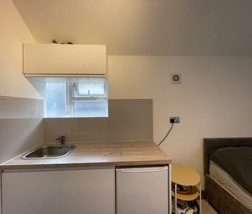 Studio Flat, Dollis Hill Lane, NW2 - Photo 4