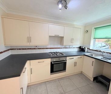 3 bedroom semi-detached house to rent - Photo 4