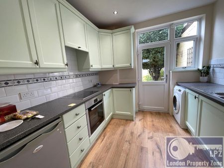 3 bedroom terraced house to rent - Photo 3