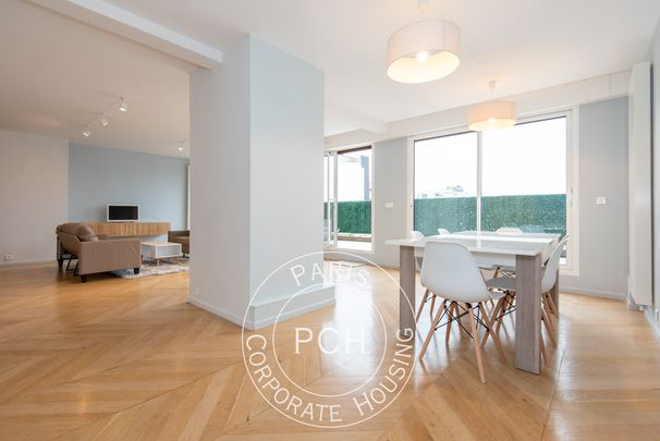 Rue Parent de Rosan, - Photo 1