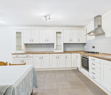 2 bedroom end of terrace house to rent - Photo 4