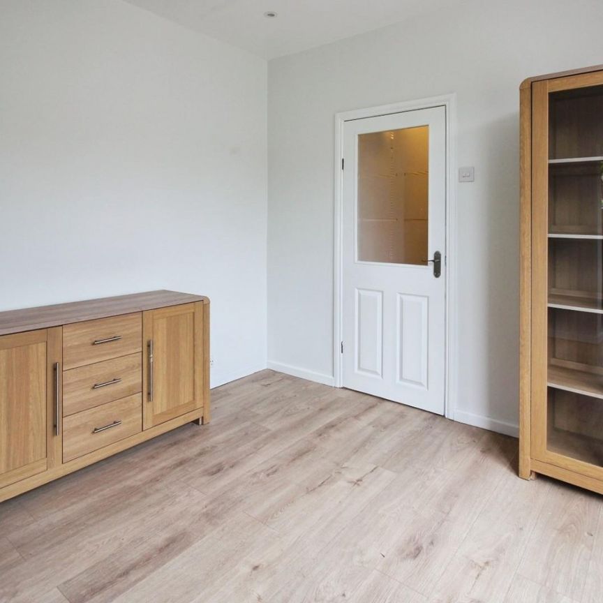 3 bedroom House To Let Total Size: 1194 SQ FT - Photo 1