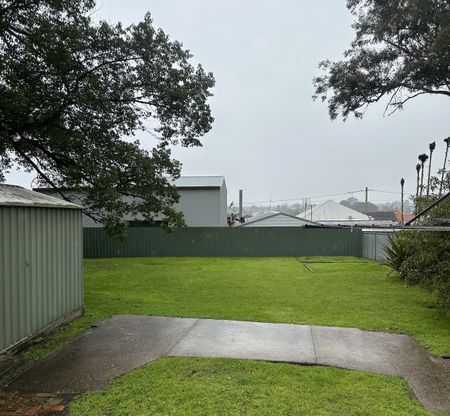 18 Harris Street, Cessnock NSW 2325 - House For Rent | Domain - Photo 4