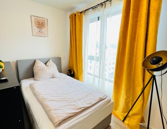 Hochwertig möbliertes Neubauapartment im Seetor City Campus - Photo 1