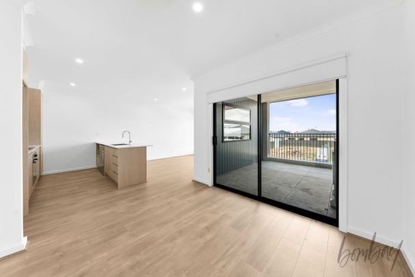 Modern 3-Bedroom Townhouse in Kalkallo - Photo 1