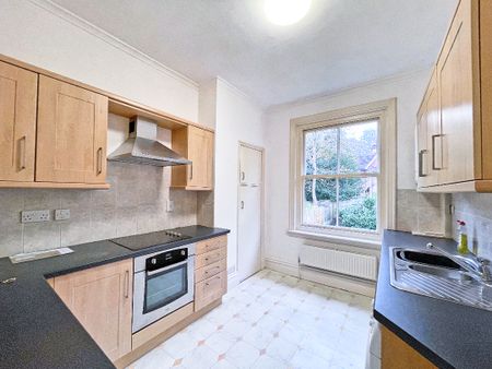 Upper Gordon Road, Camberley, Surrey, GU15 - Photo 5