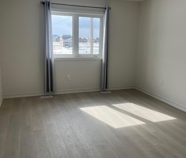 For Lease - 68 Sanderson Drive, Kawartha Lakes, Ontario - Photo 4