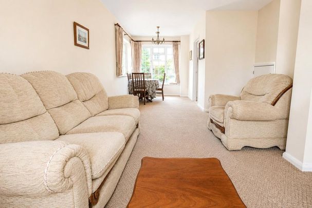 3 bedroom end of terrace house to rent - Photo 1