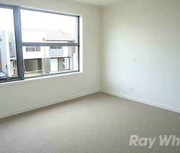 Modern Living in the Prestigious Waverley Park - Photo 5