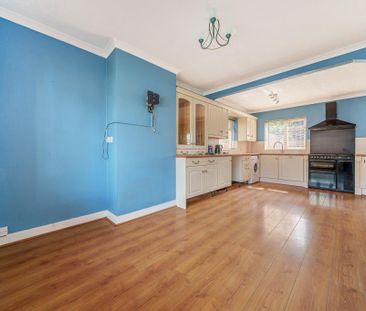 3 bedroom semi-detached house to rent - Photo 6