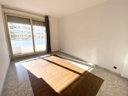 Appartement 3 pièces 106m2 MARSEILLE 8EME 1 450 euros - Photo 4