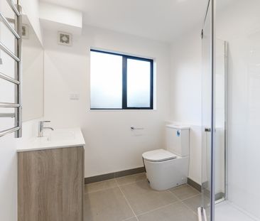 Modern living on Triangle! - Photo 3