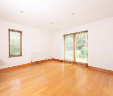 5 bedroom detached house to rent - Photo 2