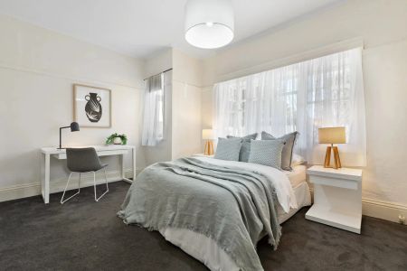 Spacious 3-Bedroom St Kilda Rental with Modern Upgrades and Alfresco Living - Photo 2