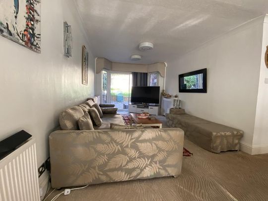 3 bedroom semi-detached house to rent - Photo 1