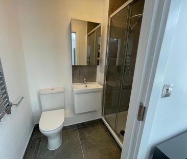 1 bedroom in a flat share to rent - Photo 6