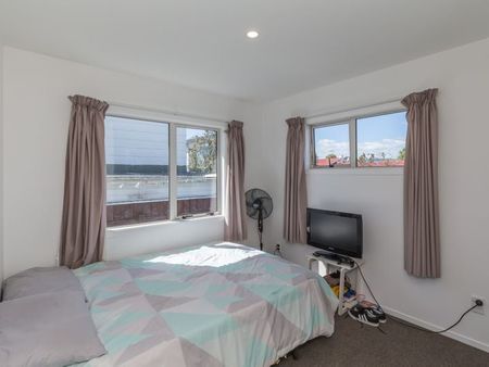 Easy Care & Easy Living - Photo 3