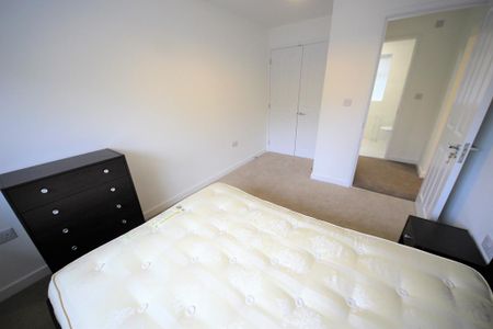 1 bedroom in a house share to rent - Photo 4