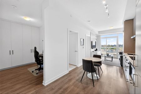 For Lease - 10 Honeycrisp Crescent Unit# 911, Vaughan, Ontario - Photo 5