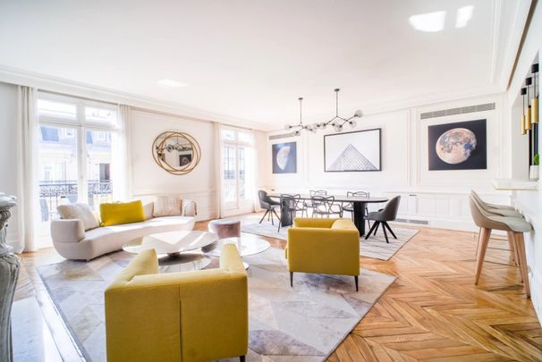 Tout savoir sur cet appartement à Paris 8ème - Photo 1