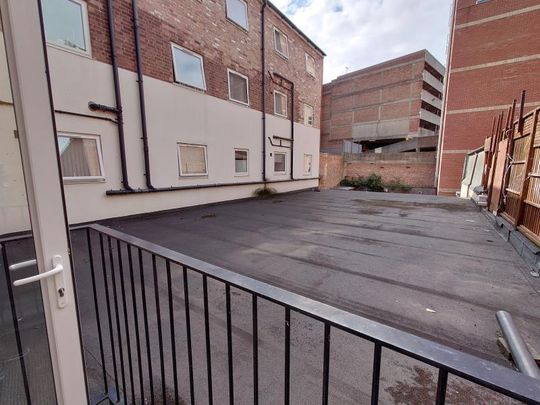 2 bedroom flat share to rent - Photo 1