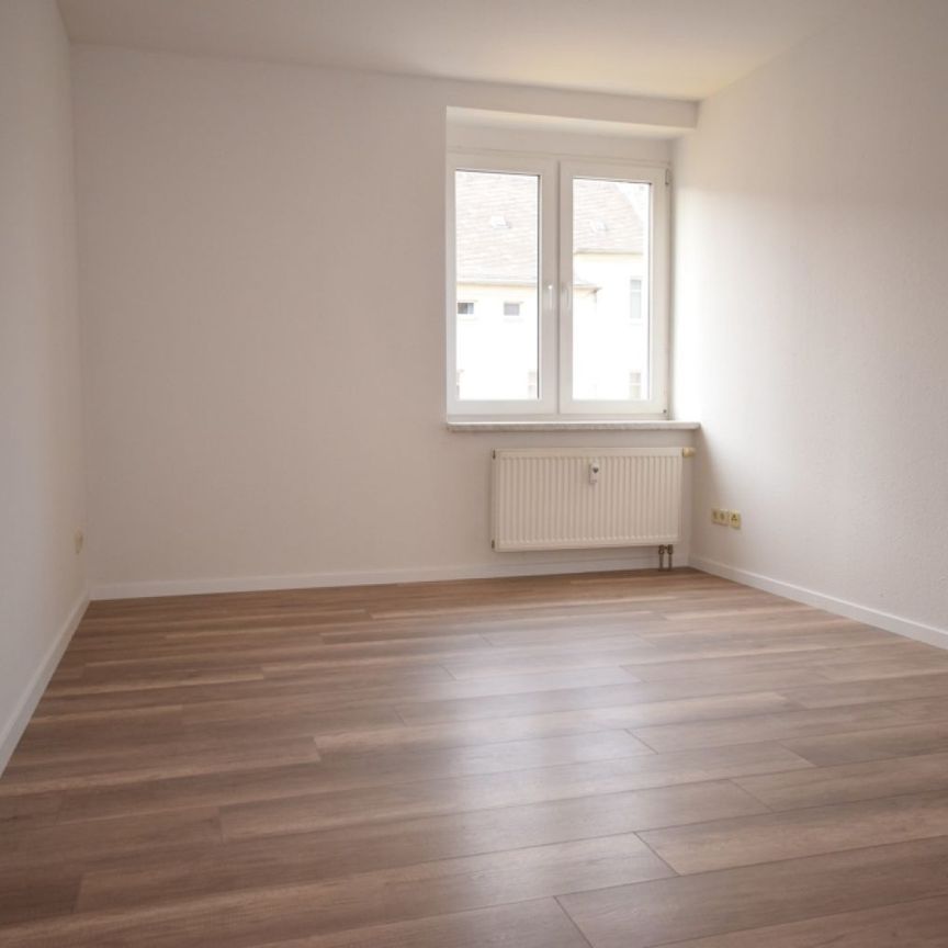 TOP • Laminat • 5-Zimmer • Laminat • 2 Bäder mit Wanne & Fenster • gleich anschauen • Chemnitz - Photo 1