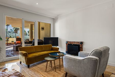 Middle Floor Apartment in The Golden Mile - Photo 4