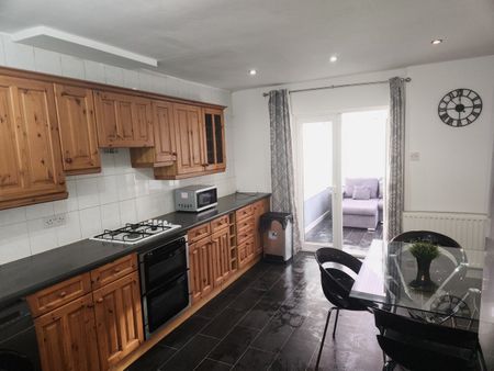 Room in a Shared House, Ingle Avenue, LS27 - Photo 5