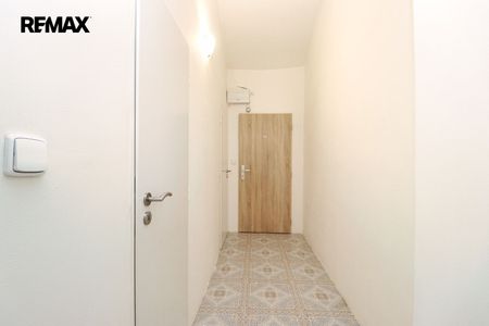 Pronájem bytu 1+1 39 m² - Photo 2