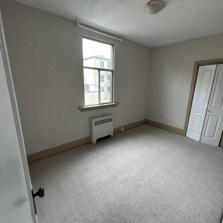 close to UBC 2 bedroom in Kerrisdale for rent - Photo 3