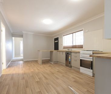 SPACIOUS FOUR BEDROOM FAMILY HOME - Photo 5