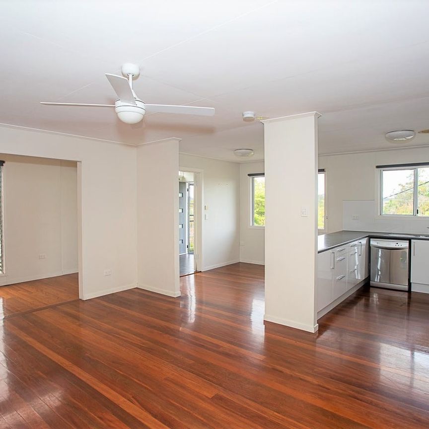 Spacious Block, Bright Interiors and Excellent School Zoning - Photo 1