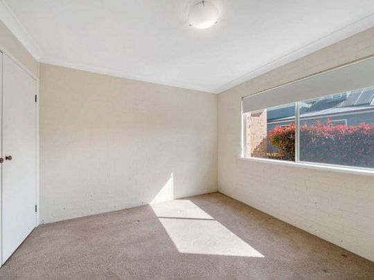 Charming Villa for Rent in Prime Berry Location - Photo 1