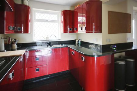 2 bedroom terraced house to rent - Photo 3