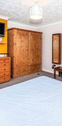 4 bedroom semi-detached house to rent - Photo 1