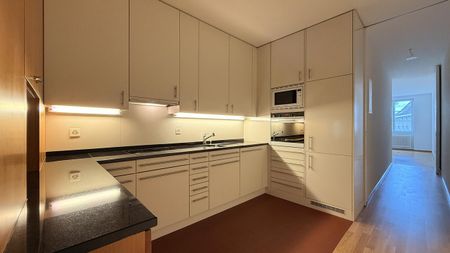 Grosszügige 3-Zimmer-Altstadtwohnung am Spalenberg mit Balkon - Foto 3