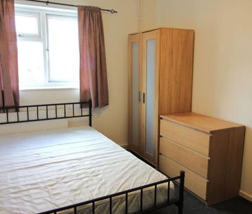 6 bedroom end of terrace house to rent - Photo 1
