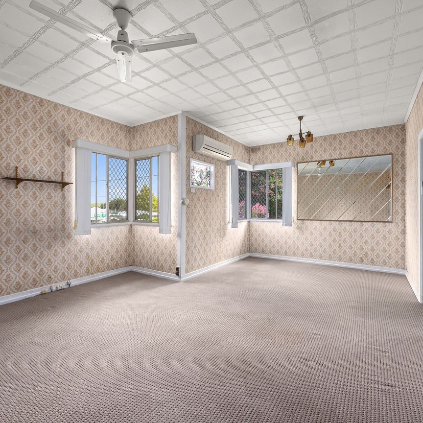 25 Walkers Ln, Booval QLD 4304 - House For Rent | Domain - Photo 1