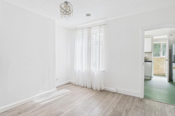 4 bedroom terraced house to rent - Photo 1