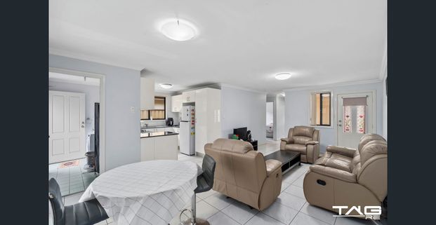 MODERN VILLA WITH AIR CONDITIONING! - Photo 1