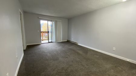 203-4724 Uplands Drive - Photo 2