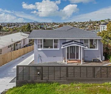 Sunny Spacious Family Home in a Great Location - Photo 5